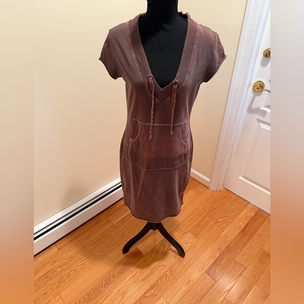 GAP Brown Sheath Mini Dress with V-Neck and Short Sleeves